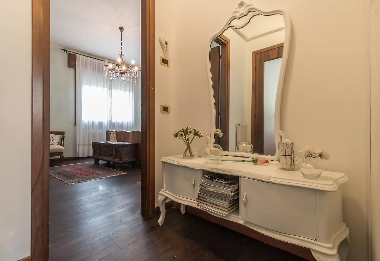 Casa Bibi Villa Cartiera Reali 0*,  Italy